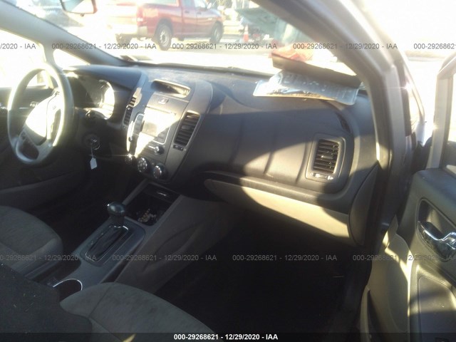 Photo 4 VIN: KNAFK4A60F5335573 - KIA FORTE 