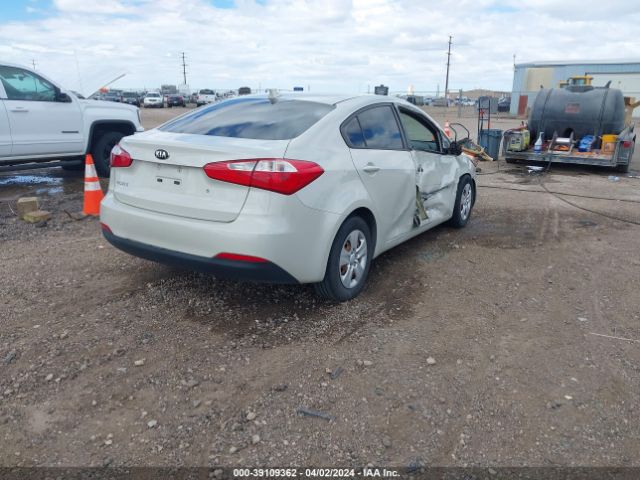 Photo 3 VIN: KNAFK4A60F5368864 - KIA FORTE 