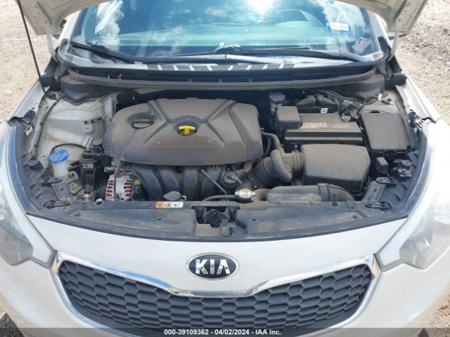 Photo 9 VIN: KNAFK4A60F5368864 - KIA FORTE 