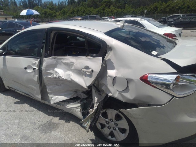 Photo 5 VIN: KNAFK4A60F5379427 - KIA FORTE 