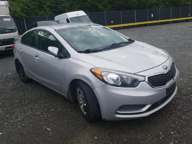 Photo 0 VIN: KNAFK4A60F5394025 - KIA FORTE LX 