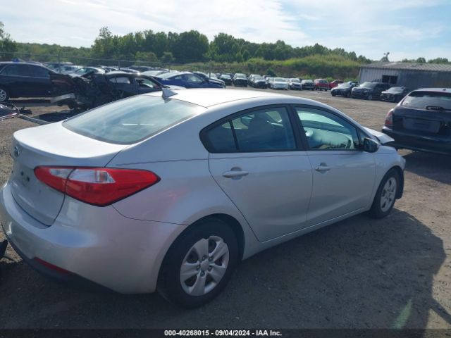 Photo 3 VIN: KNAFK4A60F5403399 - KIA FORTE 