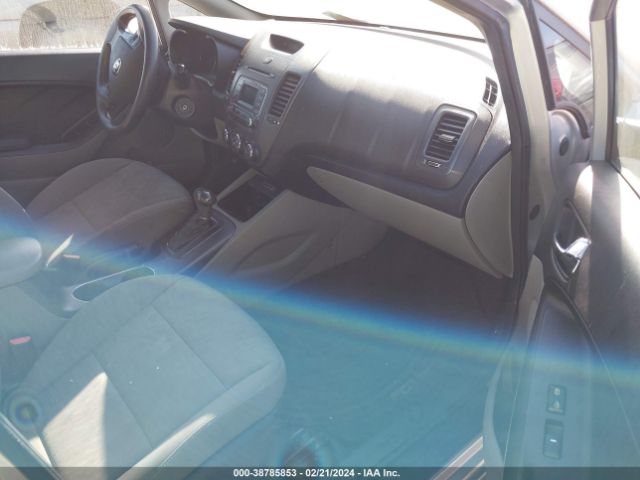 Photo 4 VIN: KNAFK4A60G5521647 - KIA FORTE 