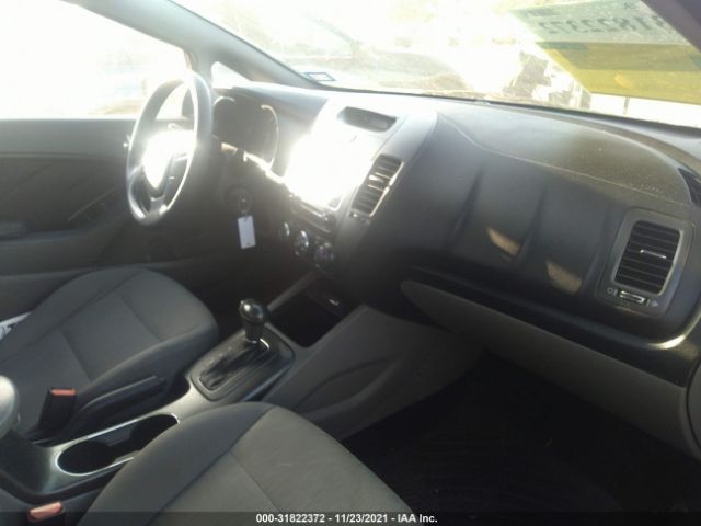 Photo 4 VIN: KNAFK4A61E5092029 - KIA FORTE 