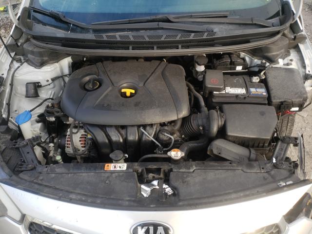 Photo 6 VIN: KNAFK4A61E5252037 - KIA FORTE LX 