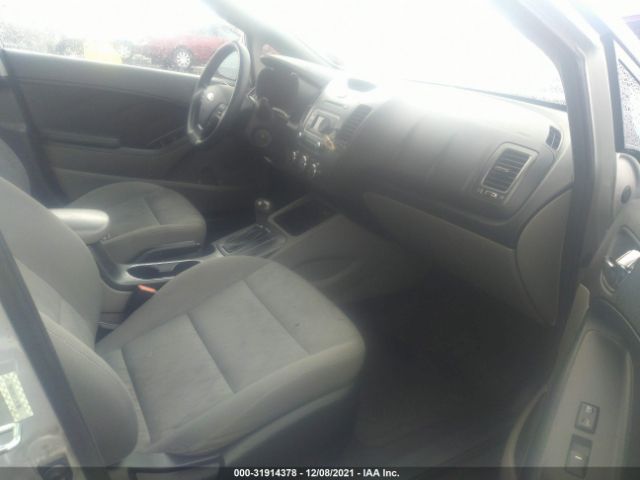 Photo 4 VIN: KNAFK4A61F5286500 - KIA FORTE 