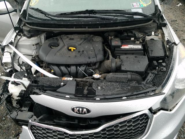 Photo 6 VIN: KNAFK4A61F5417523 - KIA FORTE LX 