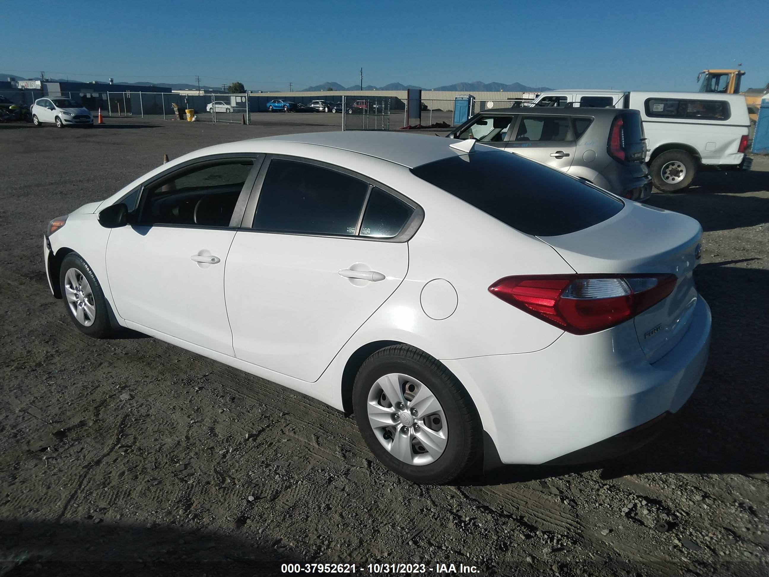 Photo 2 VIN: KNAFK4A61G5505439 - KIA FORTE 