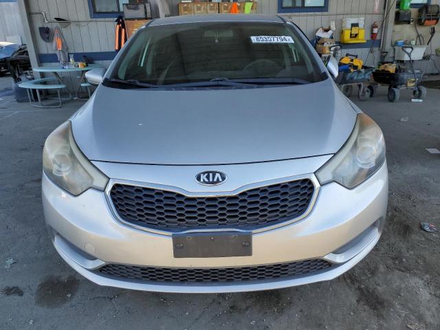 Photo 4 VIN: KNAFK4A61G5573840 - KIA FORTE LX 