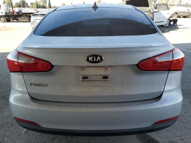 Photo 5 VIN: KNAFK4A61G5573840 - KIA FORTE LX 