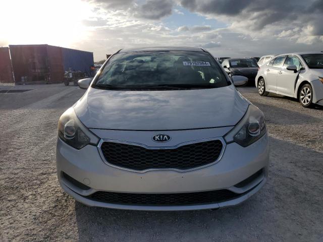 Photo 4 VIN: KNAFK4A61G5584353 - KIA FORTE LX 