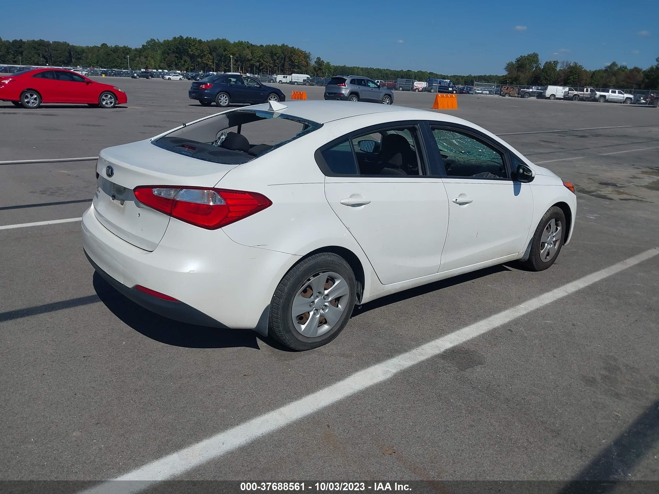 Photo 3 VIN: KNAFK4A62E5072209 - KIA FORTE 