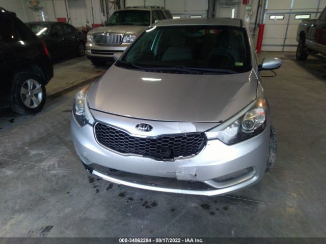 Photo 5 VIN: KNAFK4A62F5302302 - KIA FORTE 