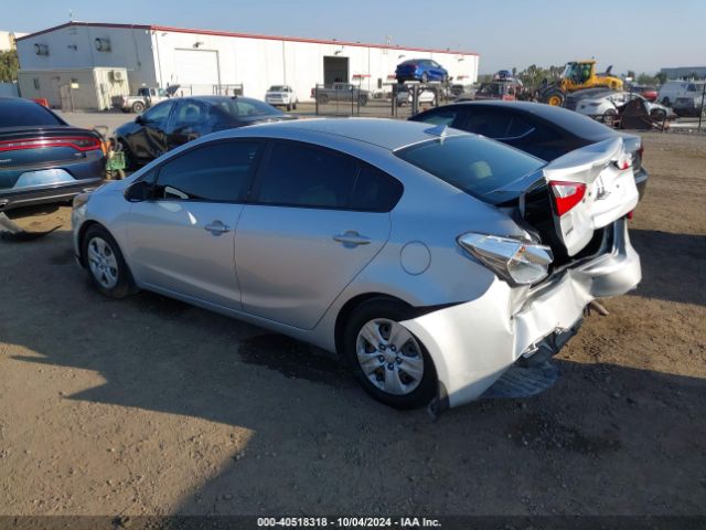 Photo 2 VIN: KNAFK4A62F5348194 - KIA FORTE 