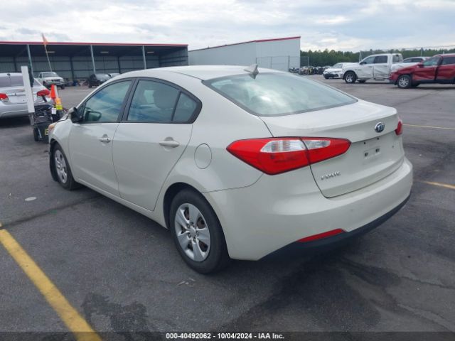 Photo 2 VIN: KNAFK4A62F5372639 - KIA FORTE 