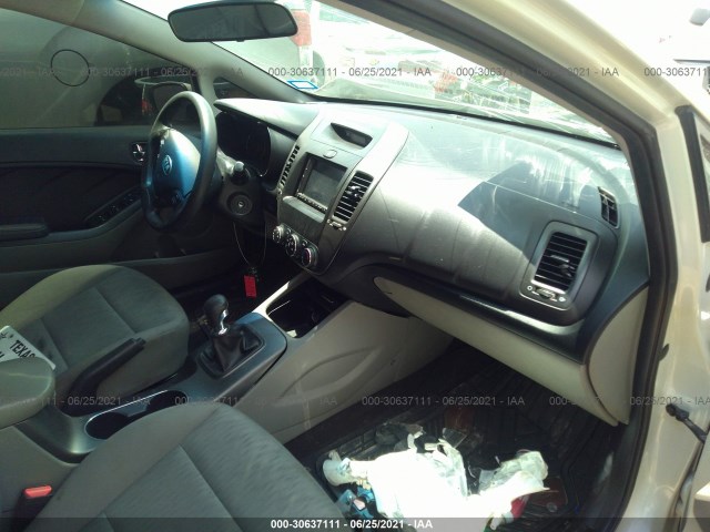 Photo 4 VIN: KNAFK4A62F5401881 - KIA FORTE 