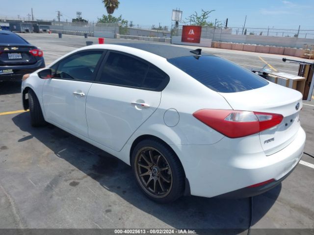 Photo 2 VIN: KNAFK4A62G5564581 - KIA FORTE 