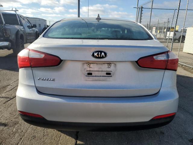 Photo 5 VIN: KNAFK4A62G5565259 - KIA FORTE LX 