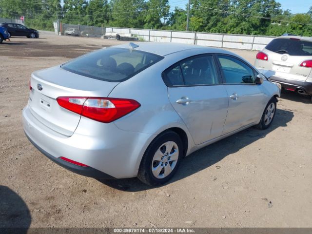 Photo 3 VIN: KNAFK4A62G5567593 - KIA FORTE 