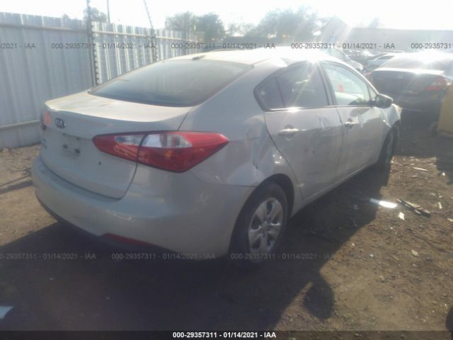 Photo 3 VIN: KNAFK4A63F5295943 - KIA FORTE 