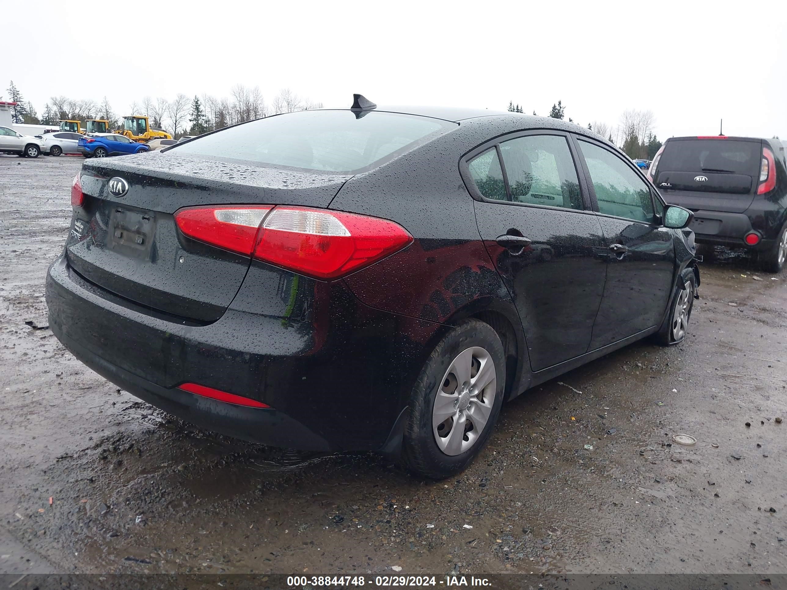 Photo 3 VIN: KNAFK4A63F5299619 - KIA FORTE 