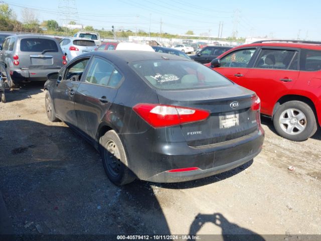 Photo 2 VIN: KNAFK4A63F5323899 - KIA FORTE 