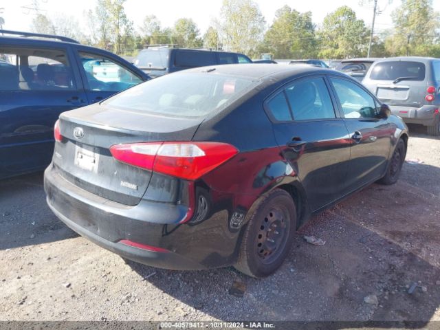 Photo 3 VIN: KNAFK4A63F5323899 - KIA FORTE 