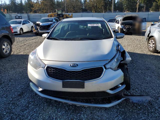 Photo 4 VIN: KNAFK4A63F5348074 - KIA FORTE LX 