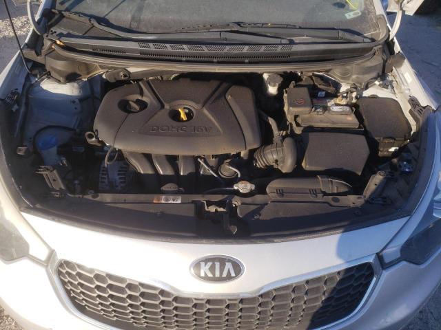 Photo 6 VIN: KNAFK4A63F5380572 - KIA FORTE LX 