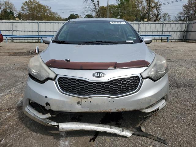 Photo 4 VIN: KNAFK4A63F5380586 - KIA FORTE 