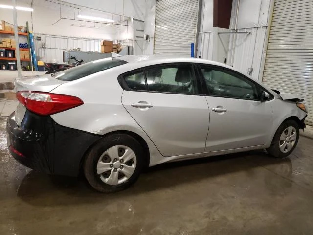 Photo 2 VIN: KNAFK4A63F5428572 - KIA FORTE LX 