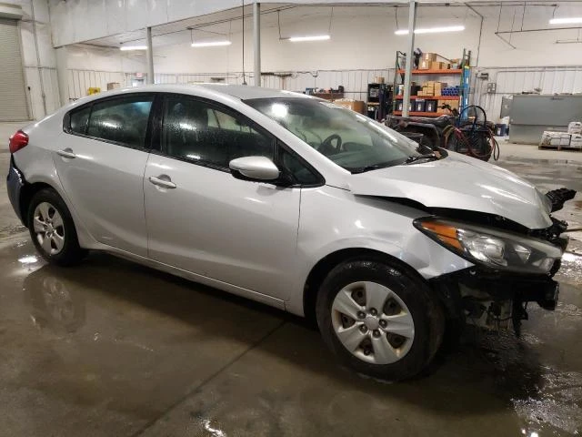 Photo 3 VIN: KNAFK4A63F5428572 - KIA FORTE LX 