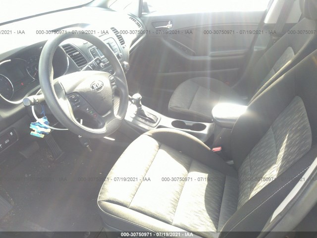 Photo 4 VIN: KNAFK4A63G5565710 - KIA FORTE 