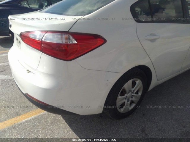 Photo 5 VIN: KNAFK4A63G5584189 - KIA FORTE 