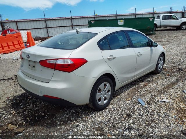 Photo 3 VIN: KNAFK4A64E5092607 - KIA FORTE 