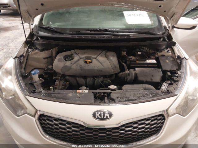 Photo 9 VIN: KNAFK4A64E5137593 - KIA FORTE 