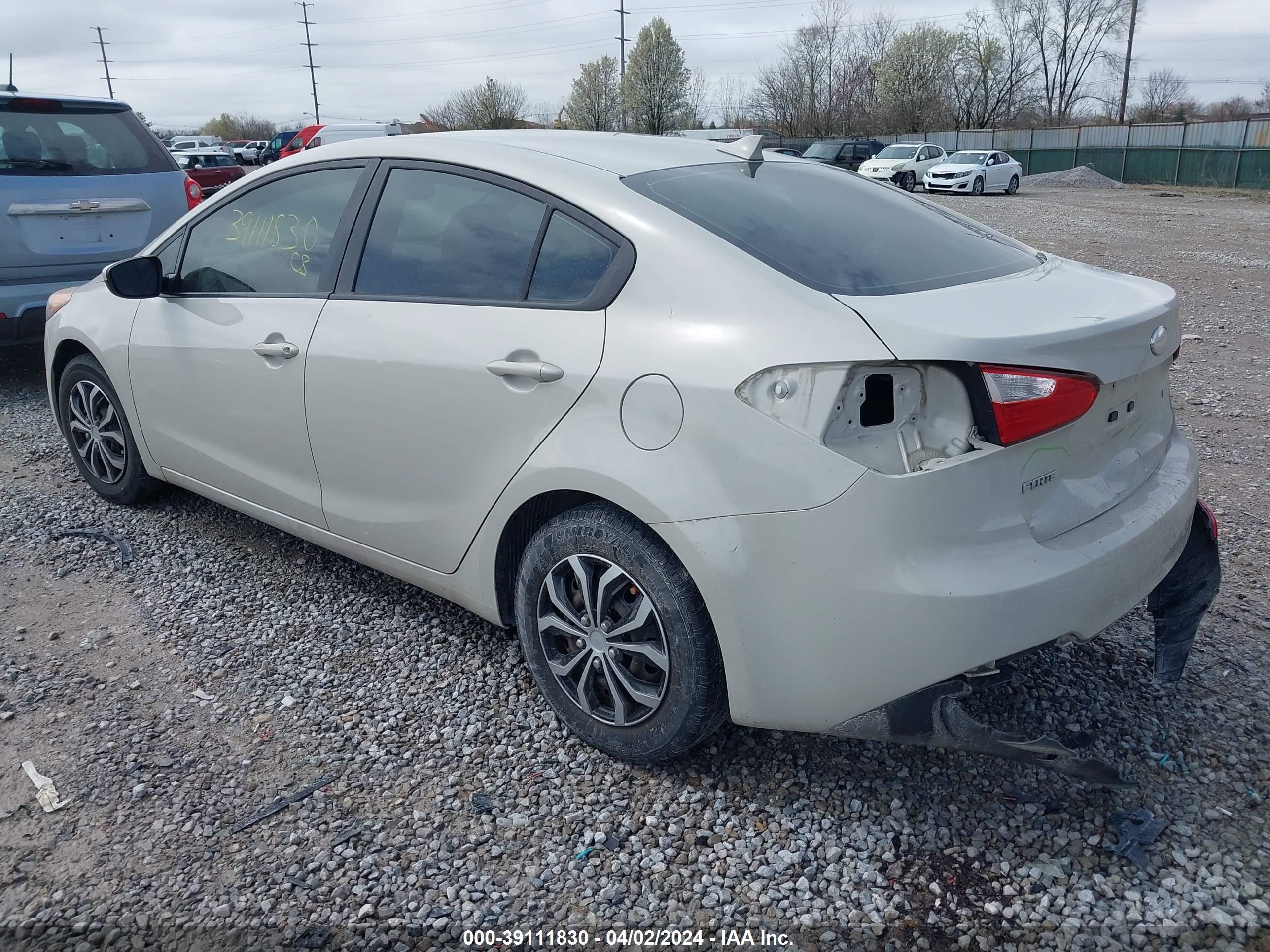 Photo 2 VIN: KNAFK4A64E5172618 - KIA FORTE 