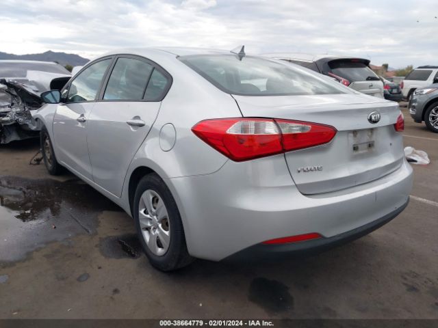 Photo 2 VIN: KNAFK4A64F5329873 - KIA FORTE 