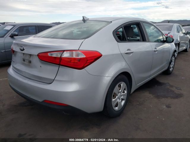 Photo 3 VIN: KNAFK4A64F5329873 - KIA FORTE 