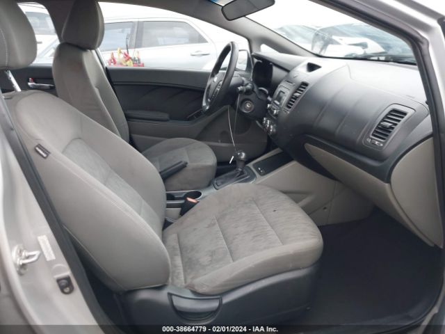 Photo 4 VIN: KNAFK4A64F5329873 - KIA FORTE 