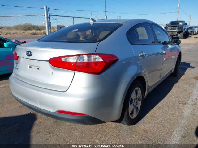 Photo 3 VIN: KNAFK4A64F5329923 - KIA FORTE 