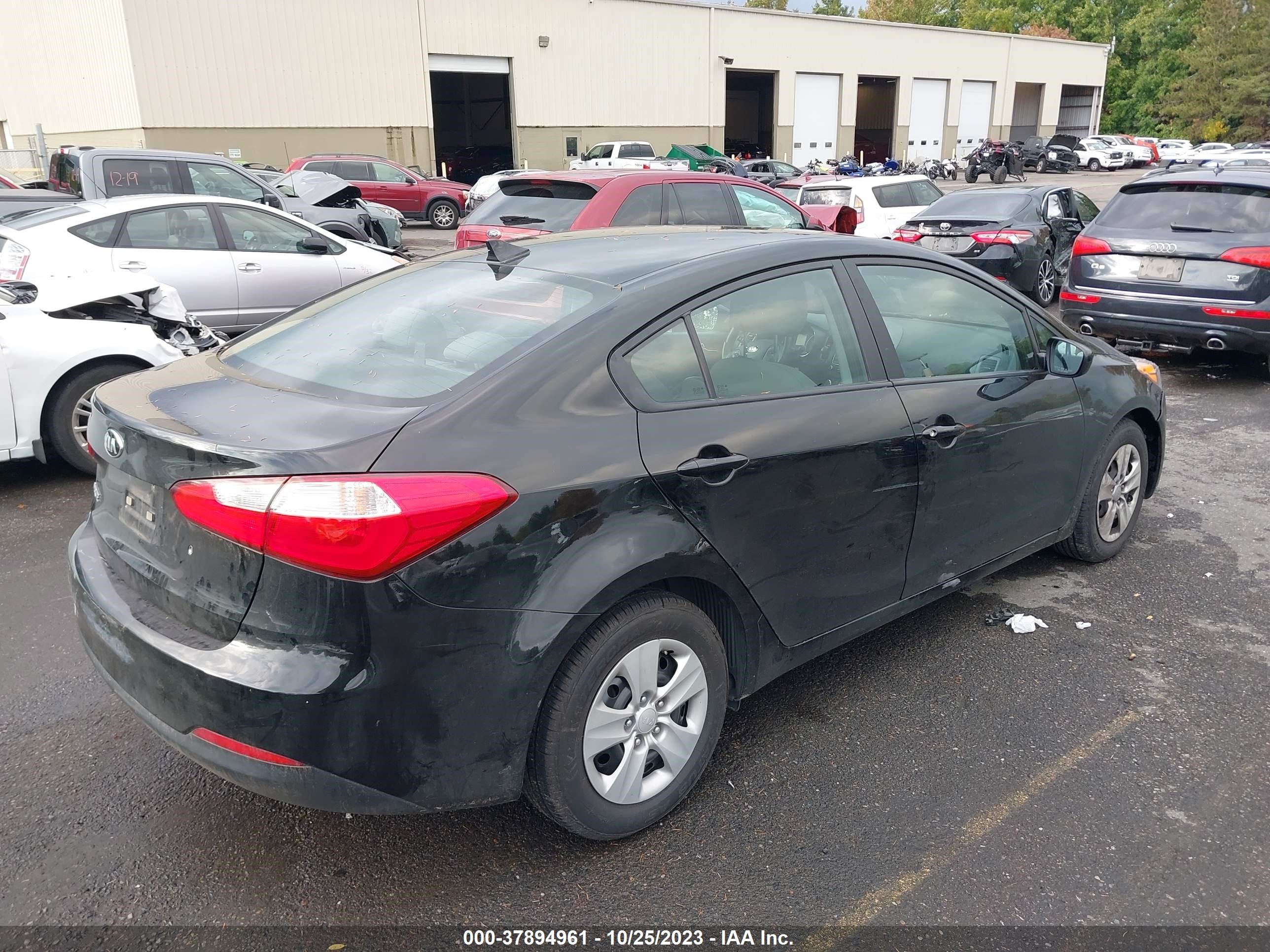 Photo 3 VIN: KNAFK4A64F5386140 - KIA FORTE 