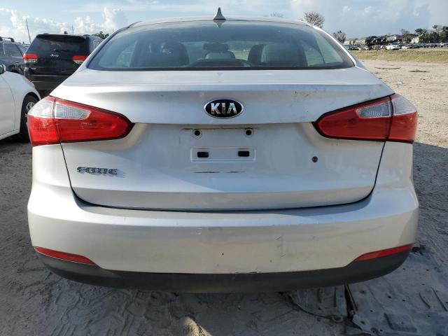 Photo 5 VIN: KNAFK4A64F5391628 - KIA FORTE LX 