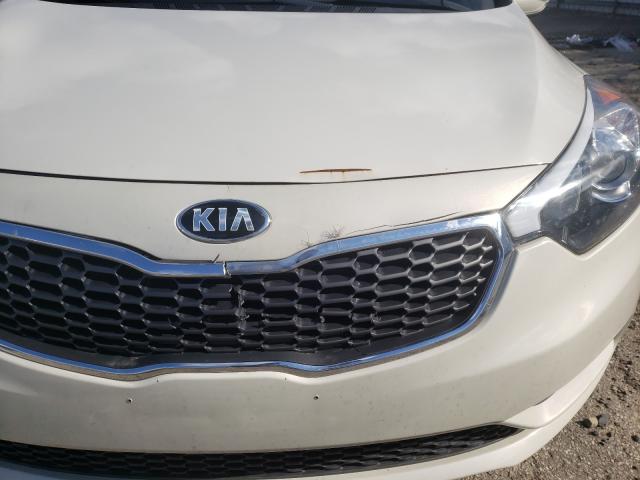 Photo 8 VIN: KNAFK4A64F5393542 - KIA FORTE LX 