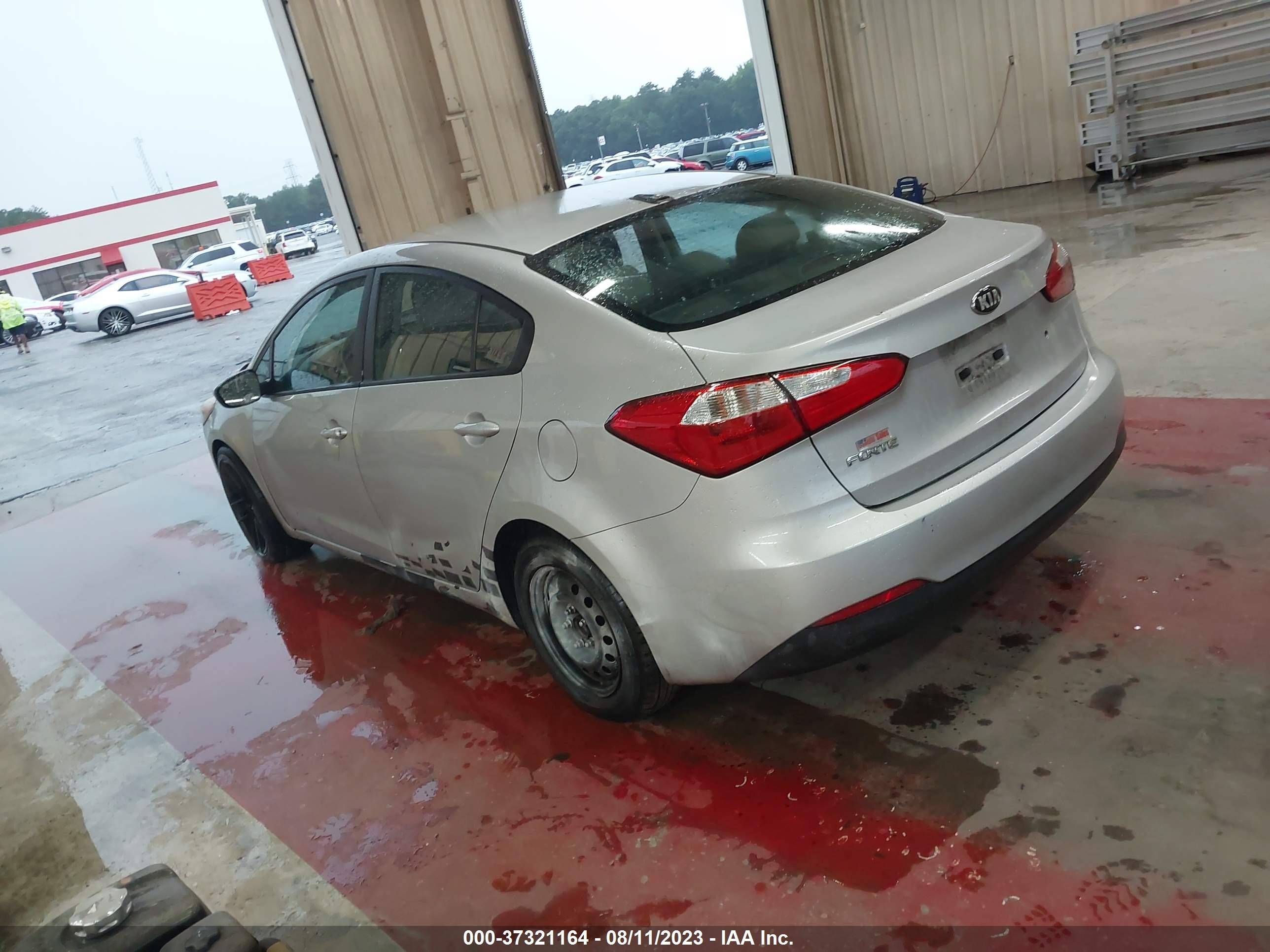 Photo 2 VIN: KNAFK4A64F5420349 - KIA FORTE 