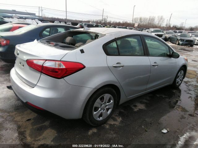 Photo 3 VIN: KNAFK4A64G5508609 - KIA FORTE 