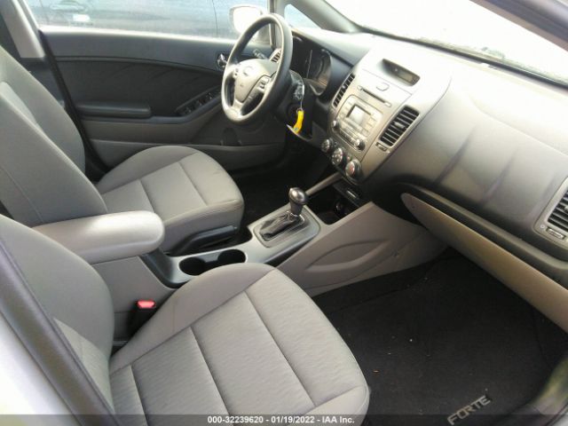 Photo 4 VIN: KNAFK4A64G5508609 - KIA FORTE 