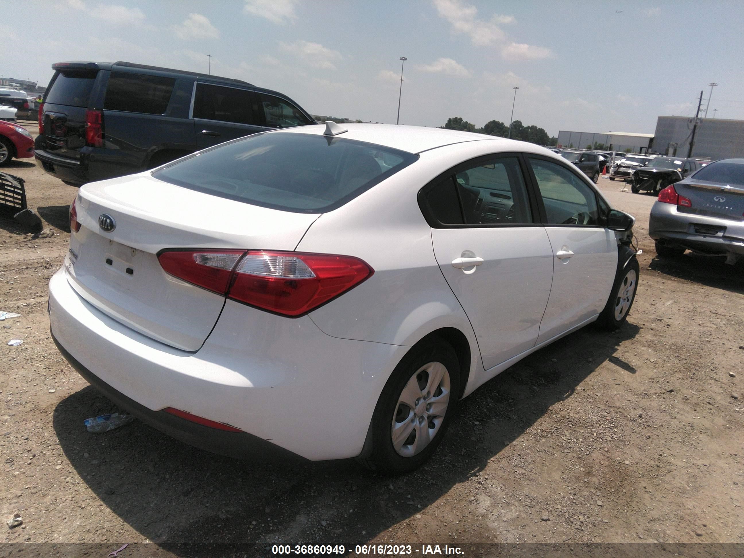 Photo 3 VIN: KNAFK4A64G5554506 - KIA FORTE 