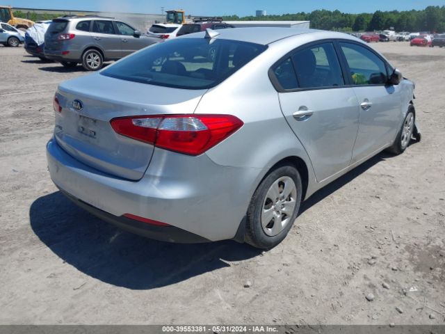 Photo 3 VIN: KNAFK4A64G5568356 - KIA FORTE 