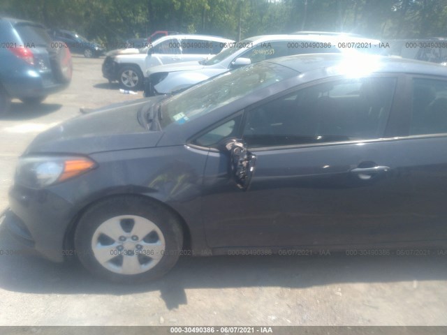 Photo 5 VIN: KNAFK4A64G5610699 - KIA FORTE 